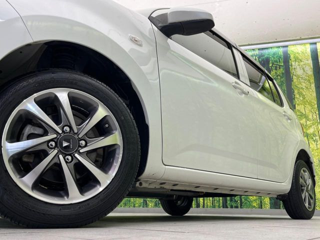 �y14�C���`�A���~�z�C�[���z�O�ςɃ}�b�`�����A���~�z�C�[���𑕒����Ă���܂��B�e��A���~�z�C�[����A�X�^�b�h���X�^�C�����戵�����Ă���܂��B���񂲑��k����������