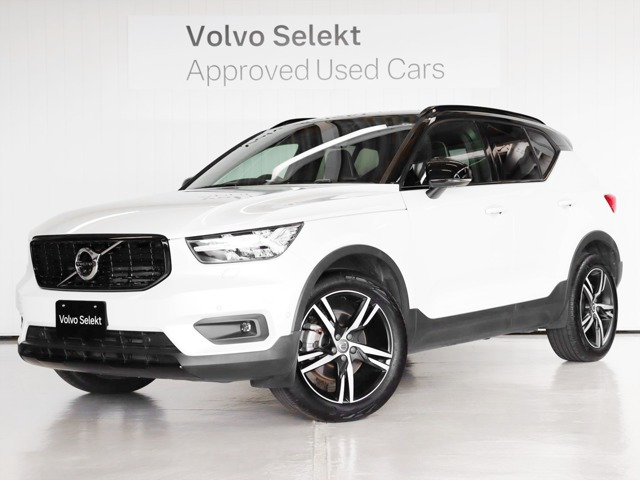 XC40B4 AWD Rデザイン 4WD