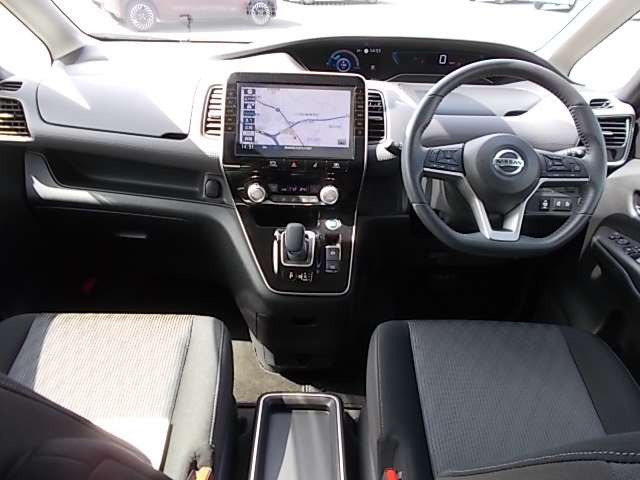 セレナ1.2 e-POWER ハイウェイスターV