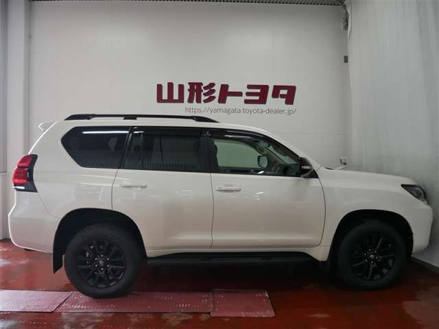 ランドクルーザープラド2.7 TX Lパッケージ マットブラック エディション 4WD