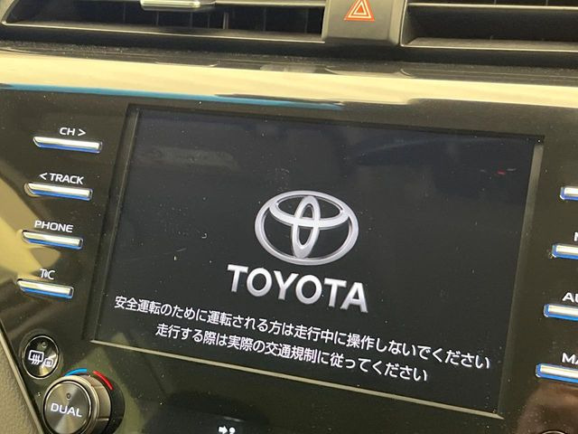 �y8�C���` �f�B�X�v���C�I�[�f�B�I�z���ʂ̃f�B�X�v���C��AppleCarPlay��AndroidAuto�����p�\�B�傫�ȉ�ʂŃX�}�z�i�r�A�v���������p���������܂���