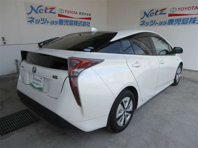プリウス1.8 A