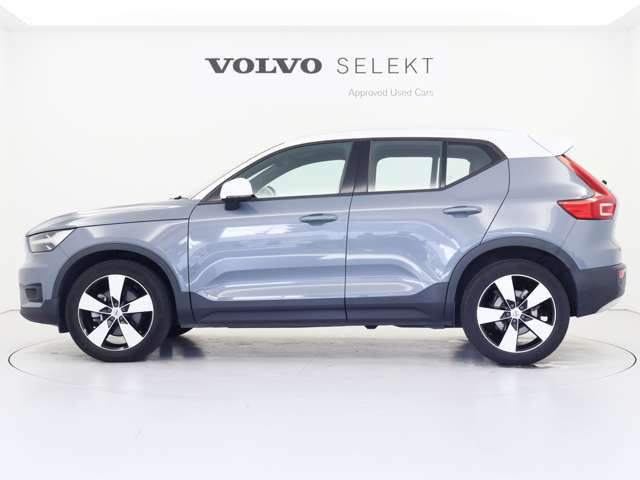 XC40B4 AWD モメンタム 4WD