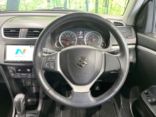 �y�X�e�A�����O�X�C�b�`�z�^�]���A�O������ڐ������炷���ƂȂ��A�I�[�f�B�I���̑��삪�\�ȕ֗��@�\!���S&���K�ȃh���C�u�����o���Ă���܂���