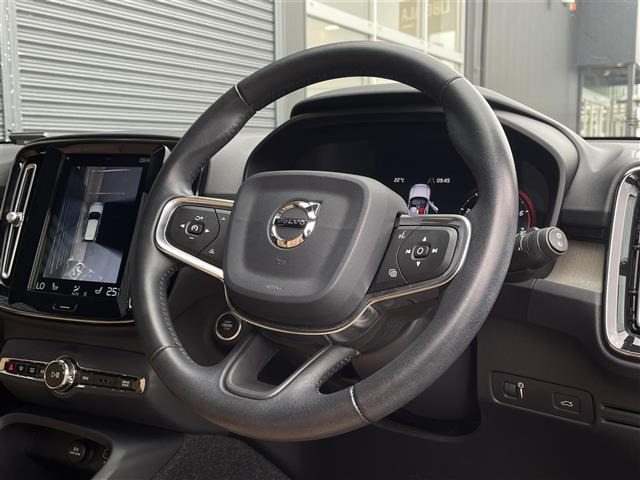XC40T4 AWD インスクリプション 4WD