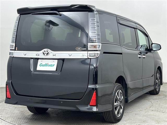 ヴォクシー2.0 ZS 煌III 4WD