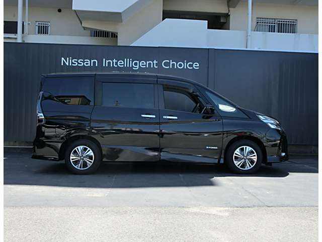 セレナ1.2 e-POWER ハイウェイスターV