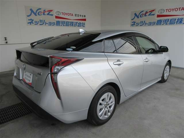 プリウス1.8 S
