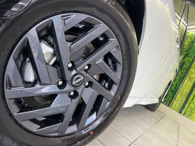 �y����16�C���`�A���~�z�C�[���z�O�ςɃ}�b�`���������A���~�z�C�[���𑕒����Ă���܂��B�e��ЊO�A���~�z�C�[����A�X�^�b�h���X�^�C�����戵�����Ă���܂��B���񂲑��k����������