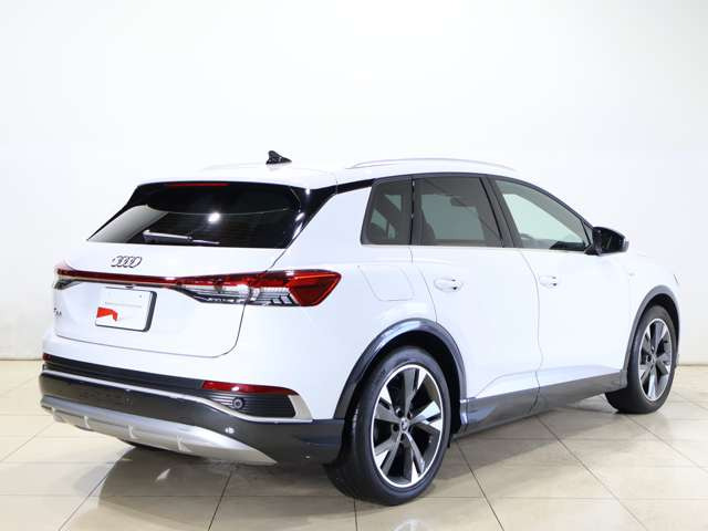 Q4 e-tron40 Sライン