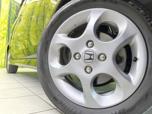 �y����14�C���`�A���~�z�C�[���z�O�ςɃ}�b�`���������A���~�z�C�[���𑕒����Ă���܂��B�e��ЊO�A���~�z�C�[����A�X�^�b�h���X�^�C�����戵�����Ă���܂��B���񂲑��k����������