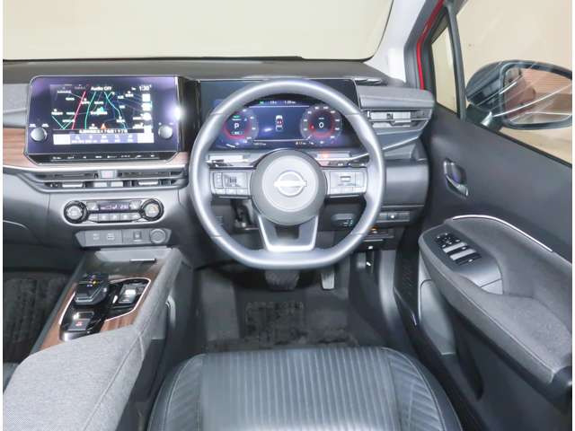 ノートオーラ1.2 G FOUR レザーエディション 4WD
