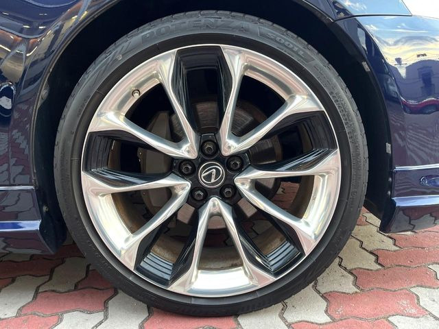 �y21�C���`�A���~�z�C�[���z�O�ςɃ}�b�`�����A���~�z�C�[���𑕒����Ă���܂��B�e��A���~�z�C�[����A�X�^�b�h���X�^�C�����戵�����Ă���܂��B���񂲑��k����������