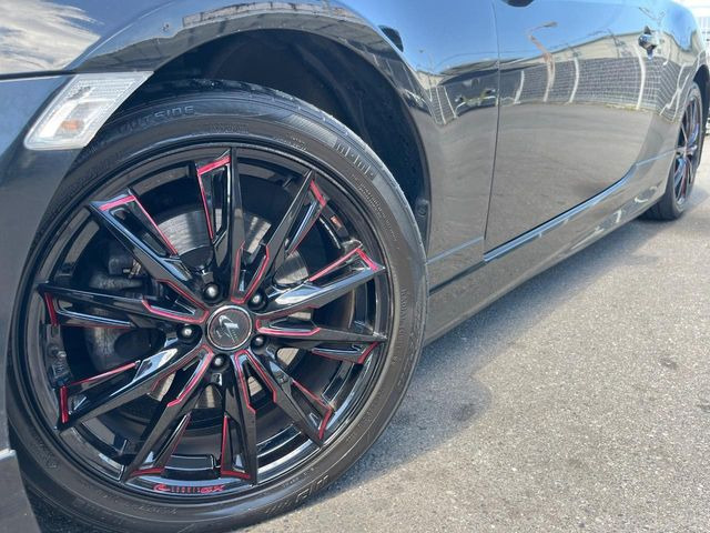 �y17�C���`�A���~�z�C�[���z�O�ςɃ}�b�`�����A���~�z�C�[���𑕒����Ă���܂��B�e��A���~�z�C�[����A�X�^�b�h���X�^�C�����戵�����Ă���܂��B���񂲑��k����������