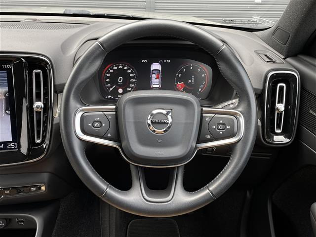 XC40T4 AWD インスクリプション 4WD