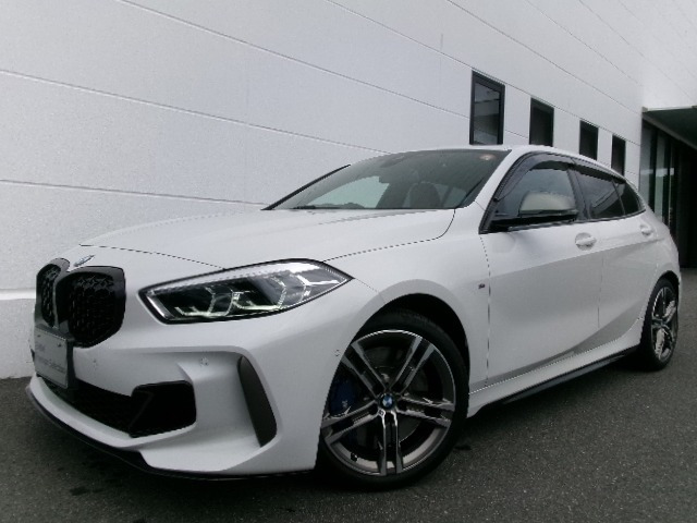 1シリーズM135i xドライブ 4WD