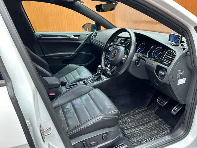 ゴルフR カーボンスタイル 4WD