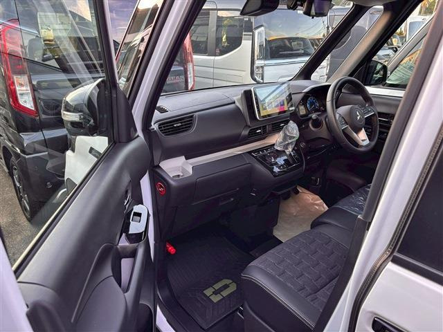 デリカミニT プレミアム 4WD