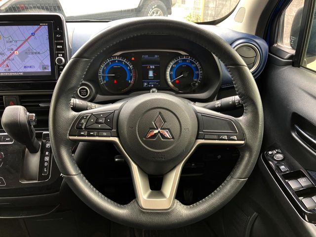 �y�X�e�A�����O�X�C�b�`�z�^�]���A�O������ڐ������炷���ƂȂ��A�I�[�f�B�I���̑��삪�\�ȕ֗��@�\!���S&���K�ȃh���C�u�����o���Ă���܂���