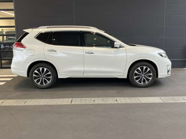 エクストレイル2.0 モード・プレミア エマージェンシーブレーキパッケージ 4WD 3列車