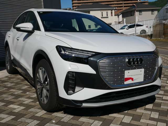 Q4スポーツバックe-tron40 アドバンスド