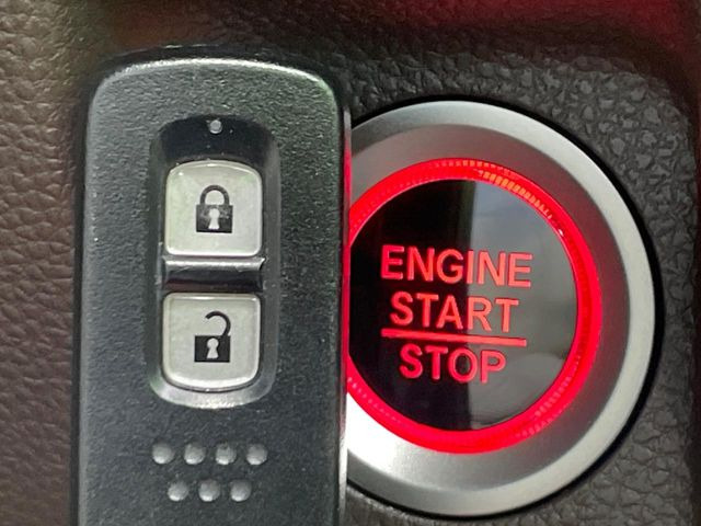 �yHonda�X�}�[�g�L�[�z�J�o����|�P�b�g�ɓ��ꂽ�܂܂ł��h�A�̎{���E�������\�ȃX�}�[�g�L�[�𑕔��B�G���W���̃I���E�I�t�����J�M�����o���K�v����������Ƃ��Ă��֗��ł���