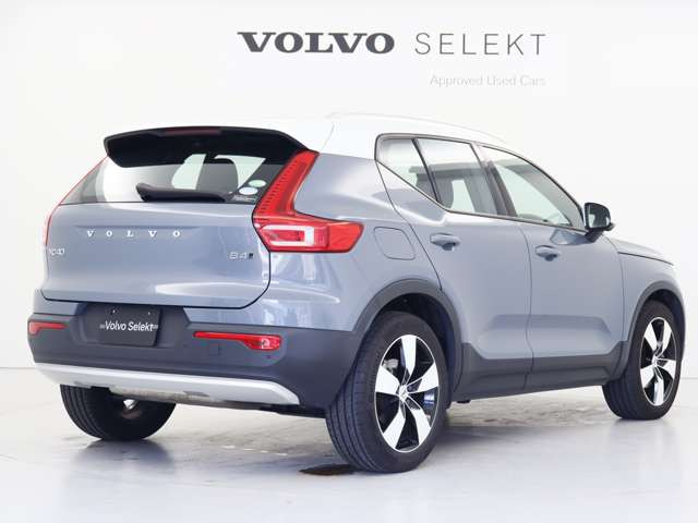 XC40B4 AWD モメンタム 4WD