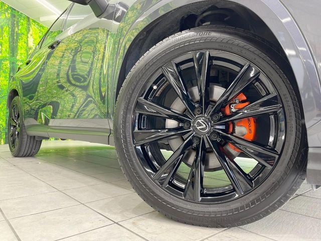 �y����20�C���`�A���~�z�C�[���z�O�ςɃ}�b�`���������A���~�z�C�[���𑕒����Ă���܂��B�e��ЊO�A���~�z�C�[����A�X�^�b�h���X�^�C�����戵�����Ă���܂��B���񂲑��k����������
