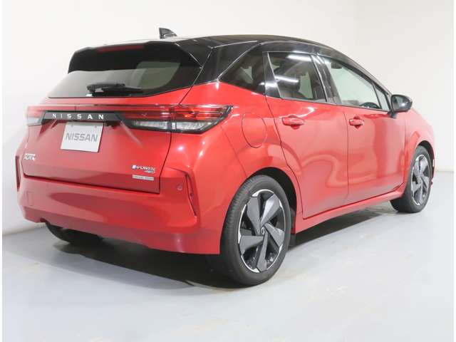 ノートオーラ1.2 G FOUR レザーエディション 4WD
