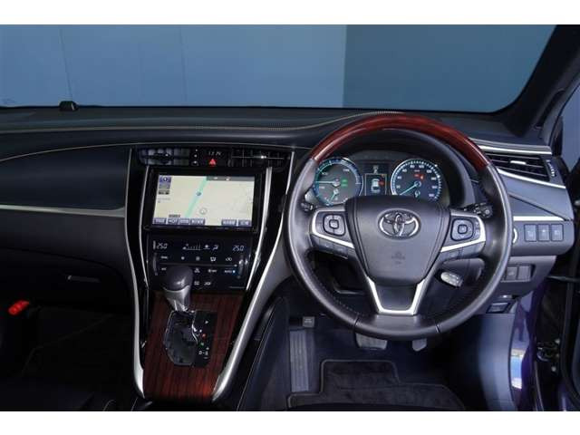 ハリアー2.5 ハイブリッド E-Four プレミアム 4WD