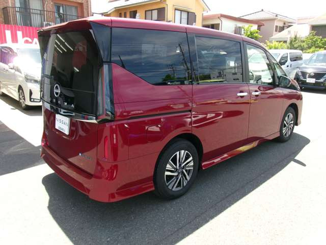 セレナ1.4 e-POWER ハイウェイスターV