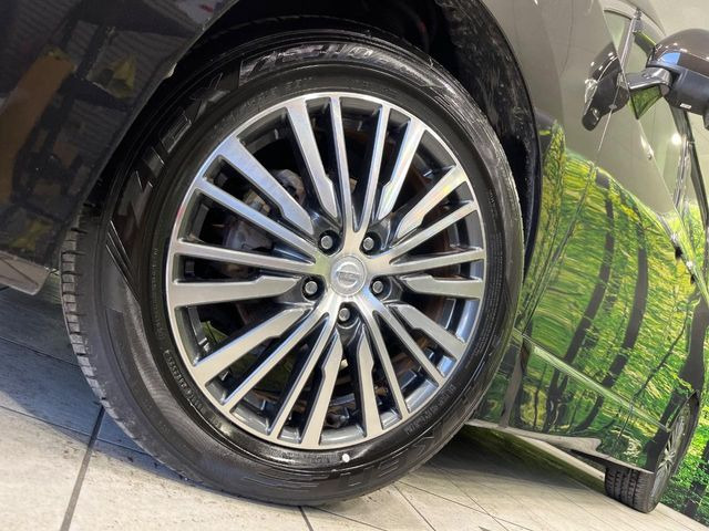 �y����18�C���`�A���~�z�C�[���z�O�ςɃ}�b�`���������A���~�z�C�[���𑕒����Ă���܂��B�e��ЊO�A���~�z�C�[����A�X�^�b�h���X�^�C�����戵�����Ă���܂��B���񂲑��k����������