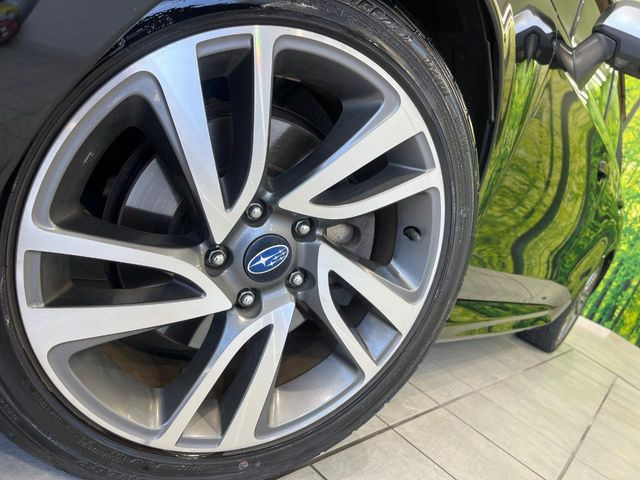 �y����18�C���`�A���~�z�C�[���z�O�ςɃ}�b�`���������A���~�z�C�[���𑕒����Ă���܂��B�e��ЊO�A���~�z�C�[����A�X�^�b�h���X�^�C�����戵�����Ă���܂��B���񂲑��k����������
