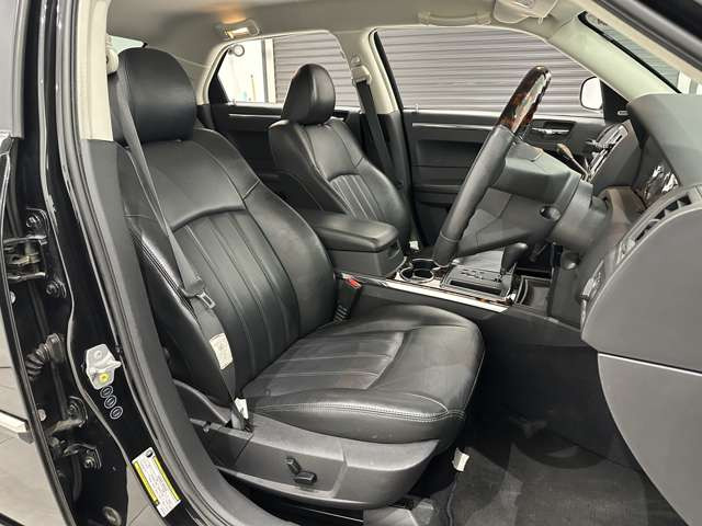 300C3.5
