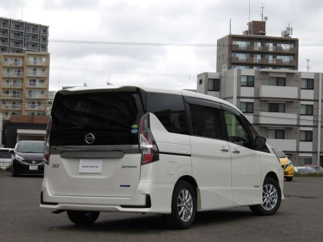 セレナ1.2 e-POWER ハイウェイスターV
