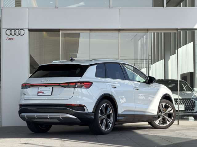 Q4 e-tron40