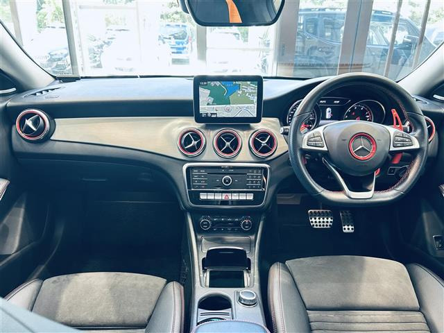 CLAシューティングブレークCLA180 AMGスタイル