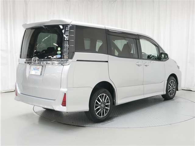 ヴォクシー2.0 ZS 4WD