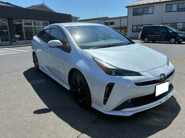 プリウス1.8 S ツーリングセレクション ブラックエディション 4WD