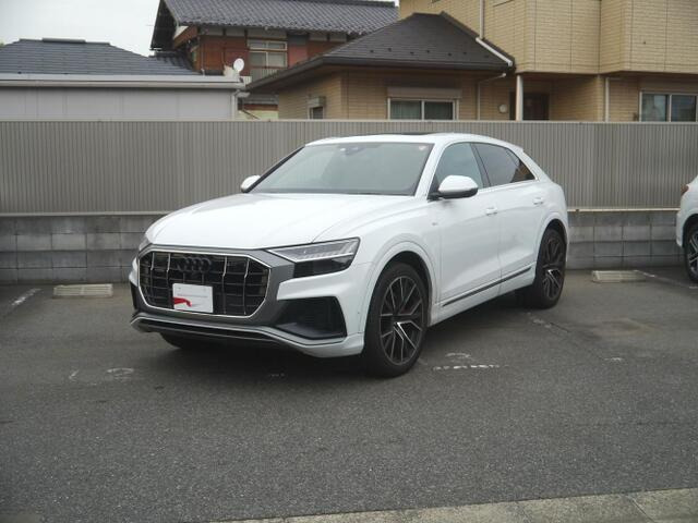 Q855 TFSI クワトロ Sライン 4WD