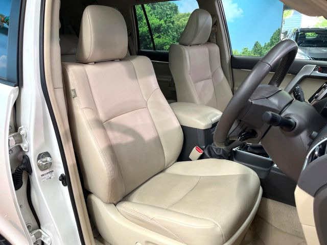 �y���烌�U�[�V�[�g�z����̂ӂ���肪�e�ՂŃ����e�i���X�����ȒP�ȁA�@�\���ɗD��鍇����v���̗p�����㎿�ȃV�[�g�ł��B����S�n���悭�A���������ӂ��S�n�ǂ��ԓ���Ԃ����o���Ă���܂��B