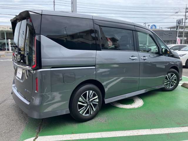 セレナ1.4 e-POWER ハイウェイスターV