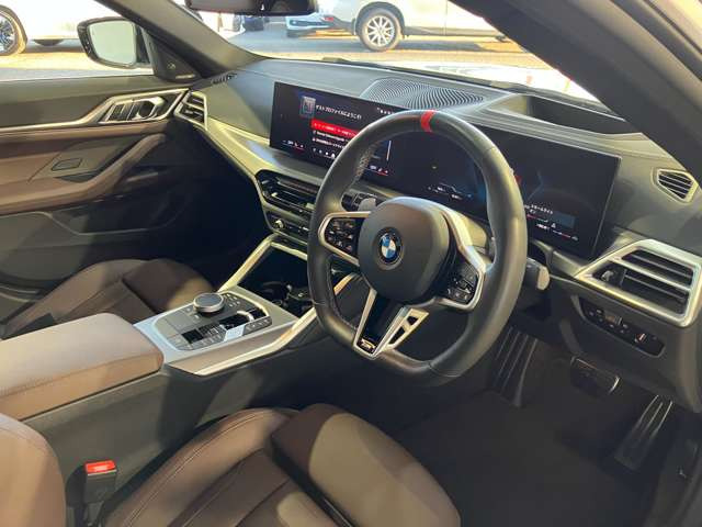4シリーズグランクーペM440i xドライブ 4WD
