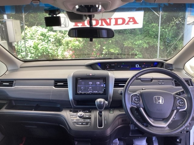 フリード1.5 G ホンダセンシング 4WD