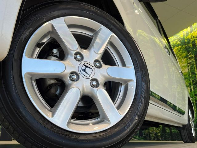 �y����14�C���`�A���~�z�C�[���z�O�ςɃ}�b�`���������A���~�z�C�[���𑕒����Ă���܂��B�e��ЊO�A���~�z�C�[����A�X�^�b�h���X�^�C�����戵�����Ă���܂��B���񂲑��k����������