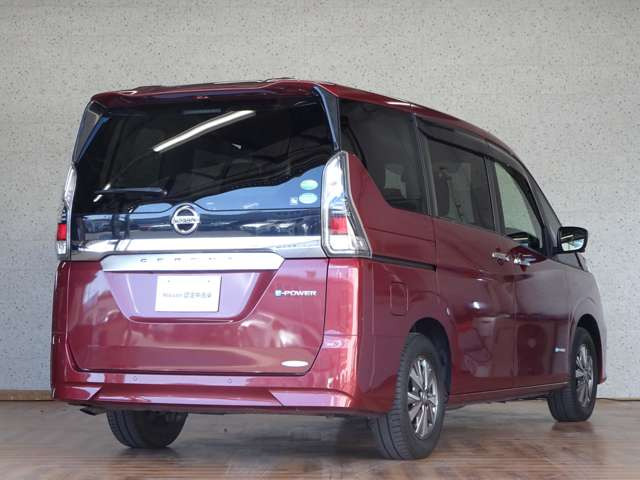 セレナ1.2 e-POWER XV