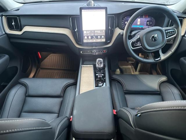 XC60ウルトラ B5 AWD 4WD