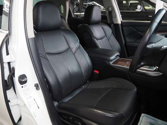 フーガ3.7 370GT FOUR 4WD