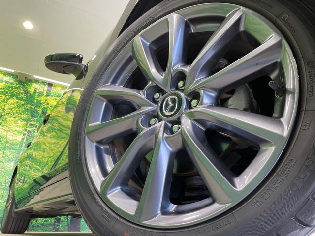 �y����18�C���`�A���~�z�C�[���z�O�ςɃ}�b�`���������A���~�z�C�[���𑕒����Ă���܂��B�e��ЊO�A���~�z�C�[����A�X�^�b�h���X�^�C�����戵�����Ă���܂��B���񂲑��k����������