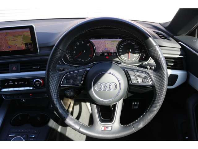 A3スポーツバック2.0 TFSI クワトロ スポーツ 4WD